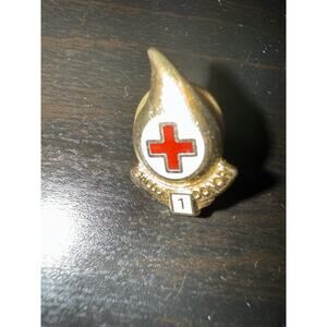 Vintage 1970s Red Cross Blood Donor Enamel Lapel Pin 1 Gallon Tab